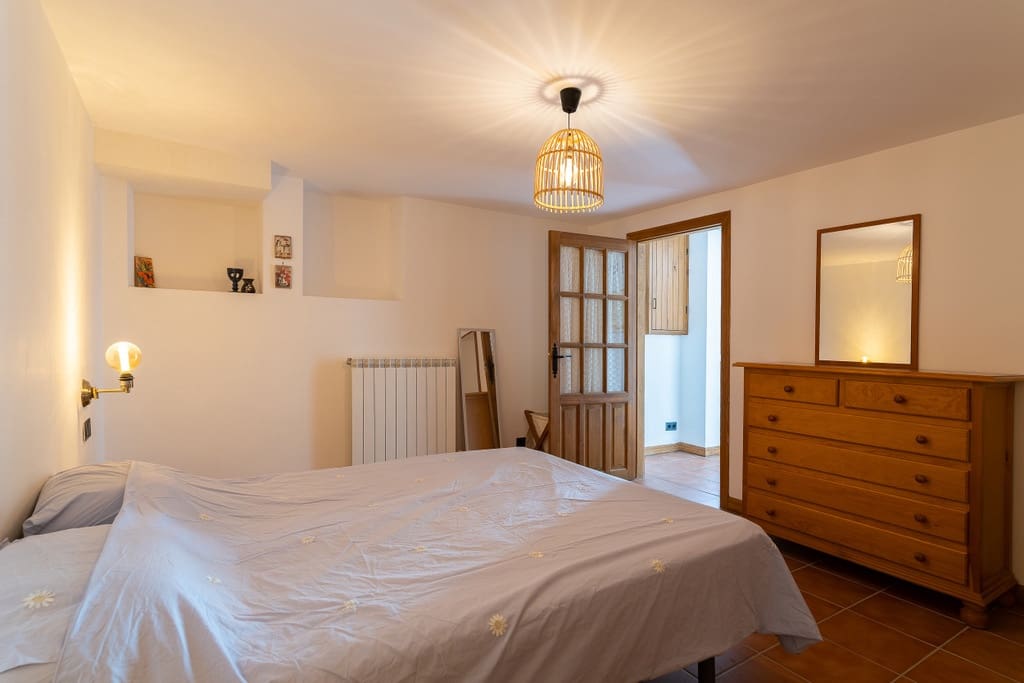 5 bedroom Villa for sale in Niguelas with pool garage - € 465,000 (Ref: 9420662)