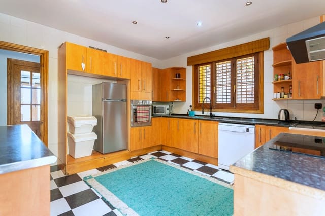 5 soveværelse Villa til salg i Nigüelas med swimmingpool garage - € 465.000 (Ref: 9420662)