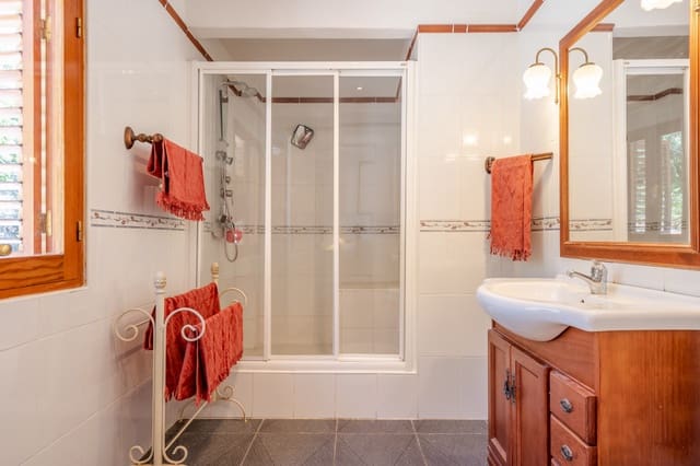 5 soveværelse Villa til salg i Nigüelas med swimmingpool garage - € 465.000 (Ref: 9420662)