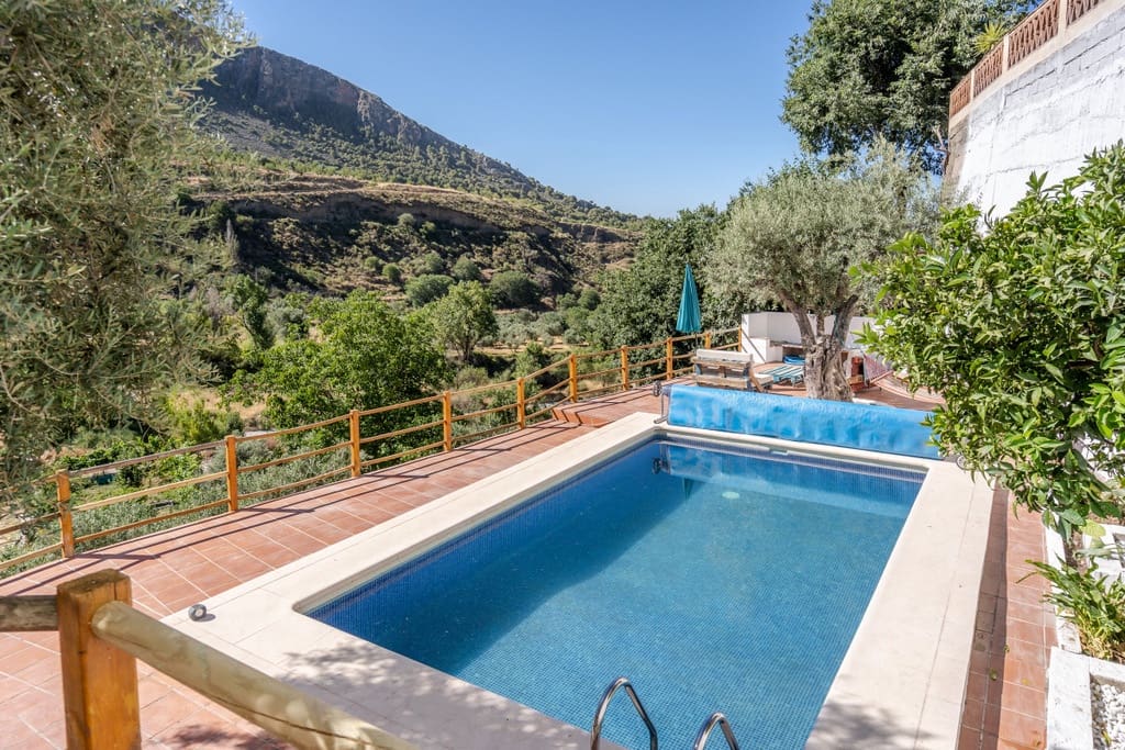 5 bedroom Villa for sale in Niguelas with pool garage - € 465,000 (Ref: 9420662)