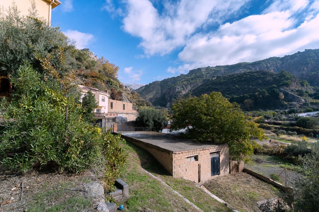 5 bedroom Villa for sale in Niguelas with pool garage - € 465,000 (Ref: 9420662)