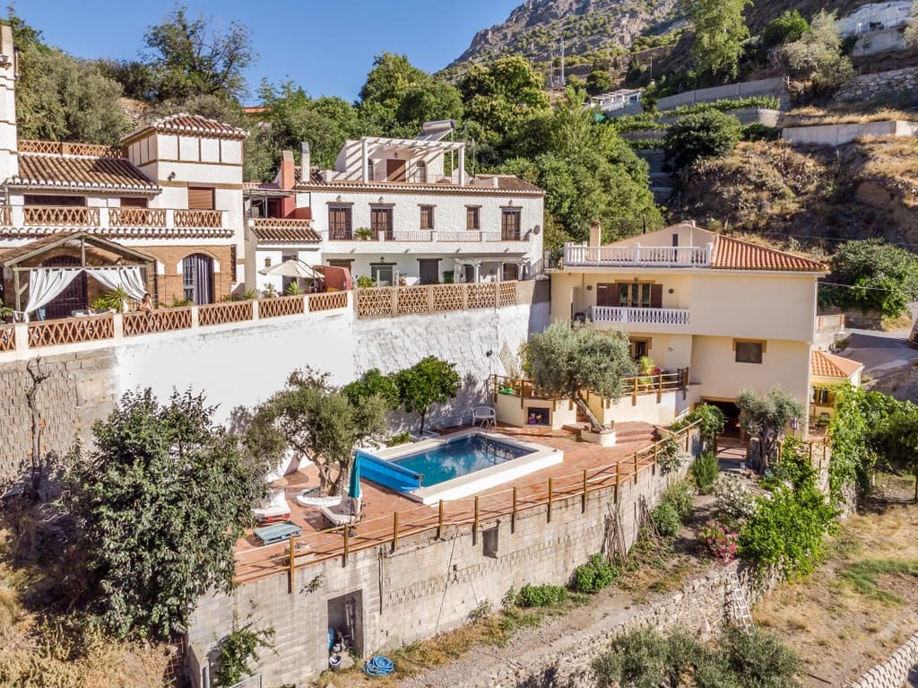 5 bedroom Villa for sale in Niguelas with pool garage - € 465,000 (Ref: 9420662)