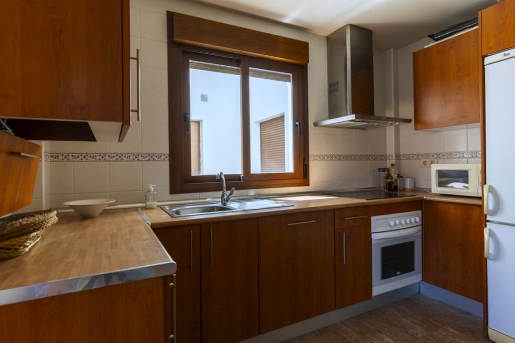 2 bedroom Apartment for sale in Velez de Benaudalla with pool garage - € 139,000 (Ref: 9806735)