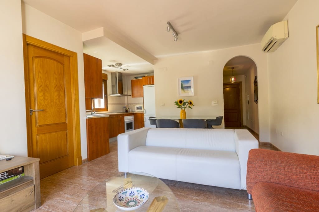 2 bedroom Apartment for sale in Velez de Benaudalla with pool garage - € 139,000 (Ref: 9806735)