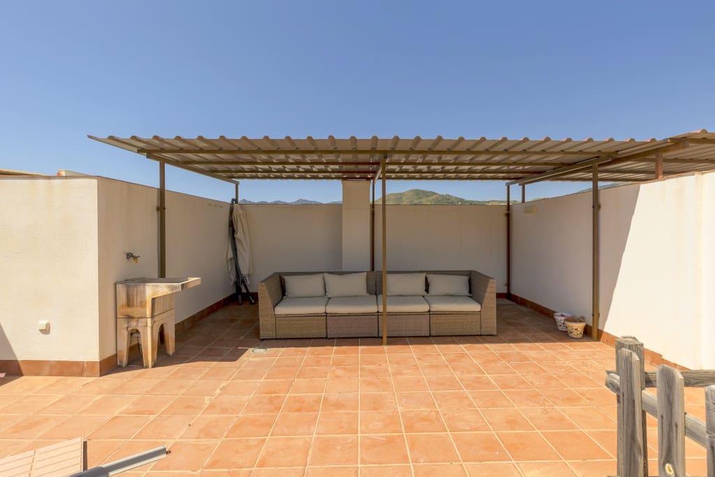 2 bedroom Apartment for sale in Velez de Benaudalla with pool garage - € 139,000 (Ref: 9806735)