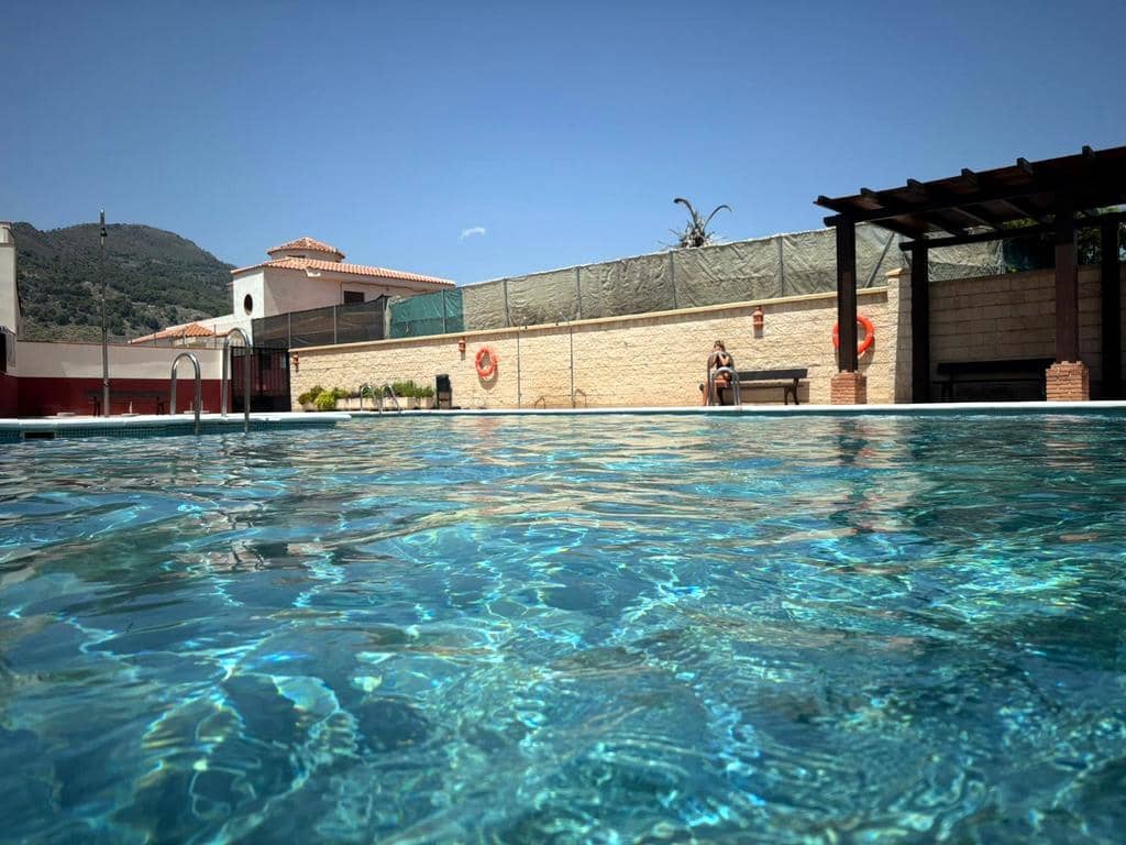 2 bedroom Apartment for sale in Velez de Benaudalla with pool garage - € 139,000 (Ref: 9806735)