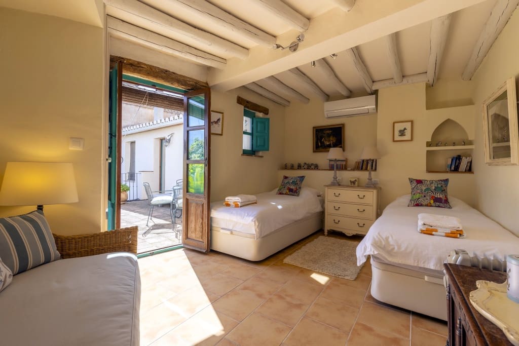 5 quarto Casa em Banda para venda em El Pinar com piscina - 398 000 € (Ref: 9814666)