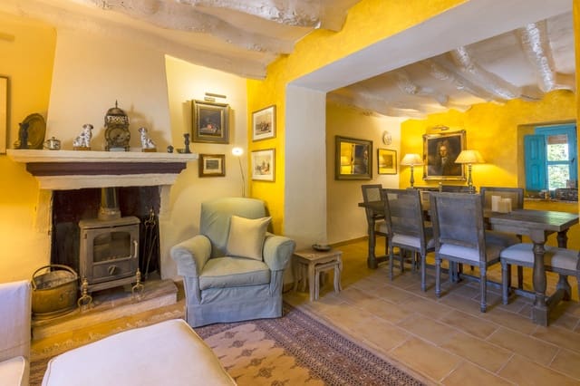 5 quarto Casa em Banda para venda em Pinos del Valle, El Pinar com piscina - 398 000 € (Ref: 9814666)