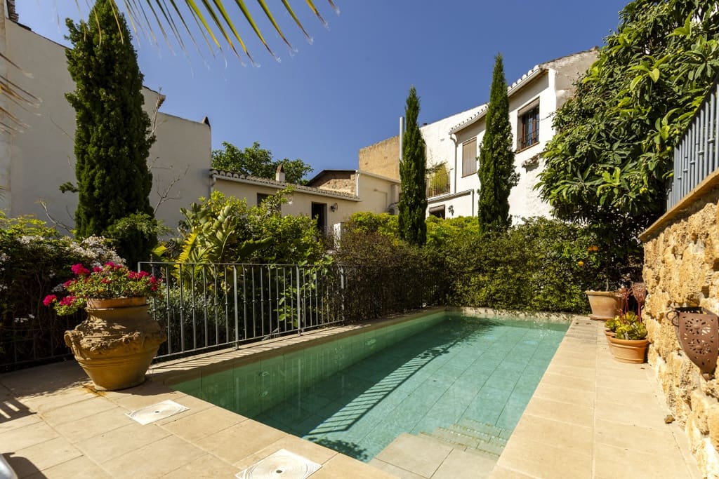 5 quarto Casa em Banda para venda em El Pinar com piscina - 398 000 € (Ref: 9814666)