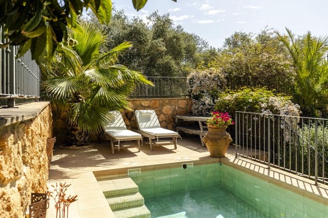 5 quarto Casa em Banda para venda em Pinos del Valle, El Pinar com piscina - 398 000 € (Ref: 9814666)