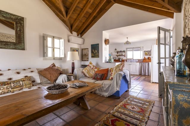 5 sypialnia Willa na sprzedaż w Pinos del Valle, El Pinar z basenem garażem - 449 000 € (Ref: 9940801)
