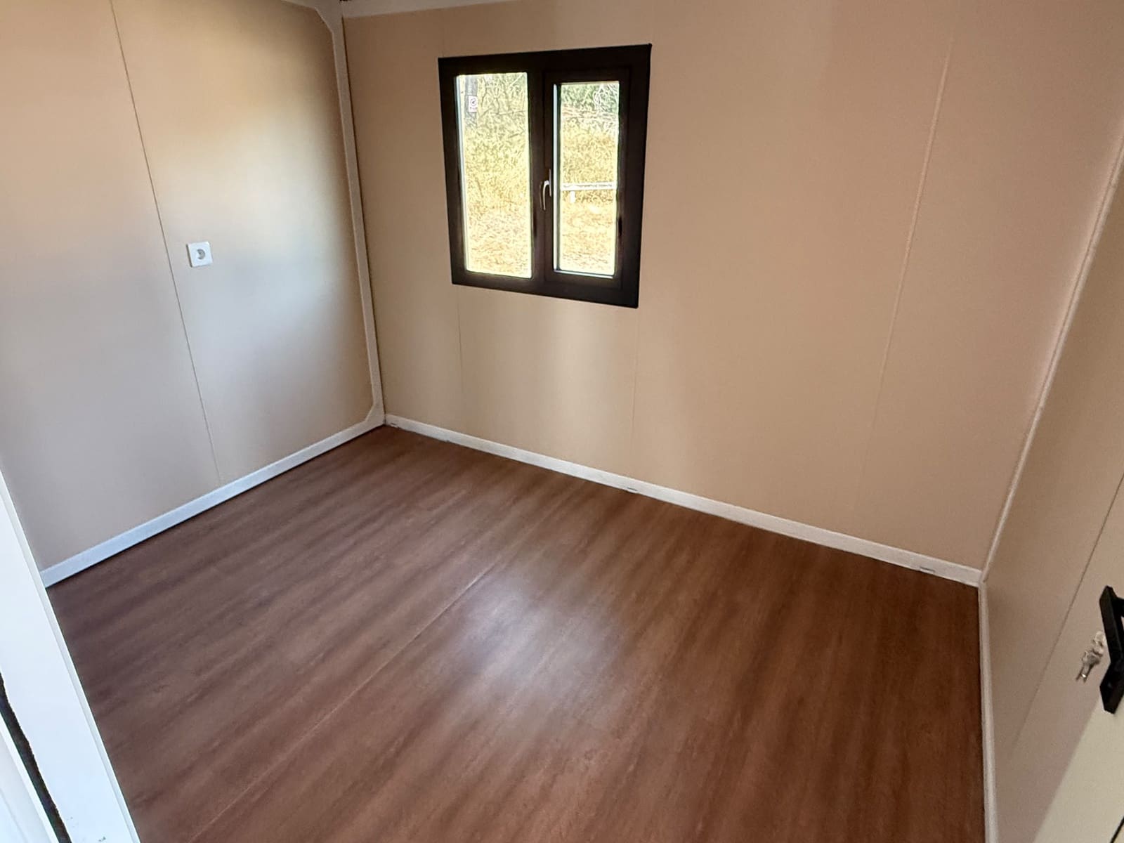 Casa Móvil de 2 habitaciones en Los Corrales en venta con piscina garaje - 27.950 € (Ref: 10154365)