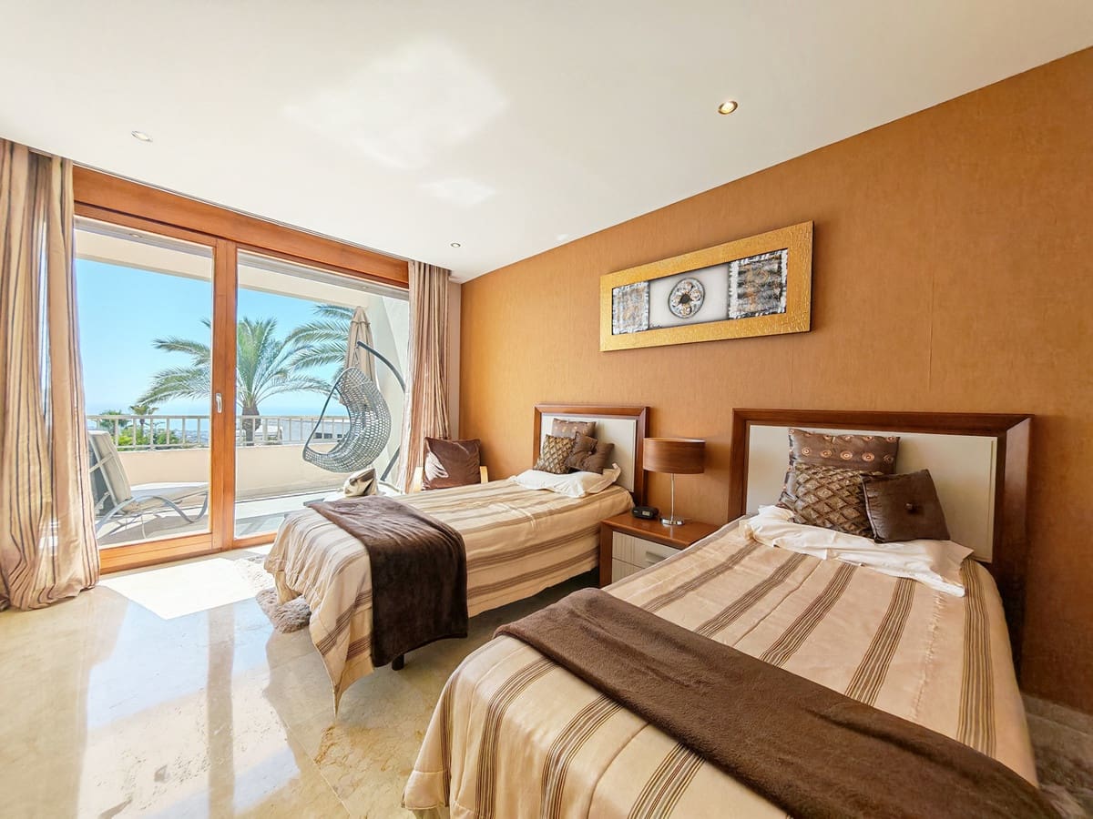 3 slaapkamer Appartement te koop in Los Monteros met zwembad garage - € 515.000 (Ref: 10004183)