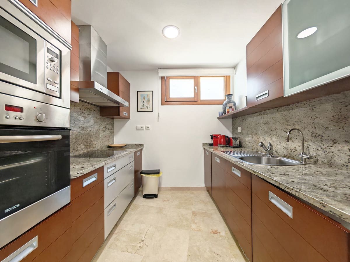3 slaapkamer Appartement te koop in Los Monteros met zwembad garage - € 515.000 (Ref: 10004183)