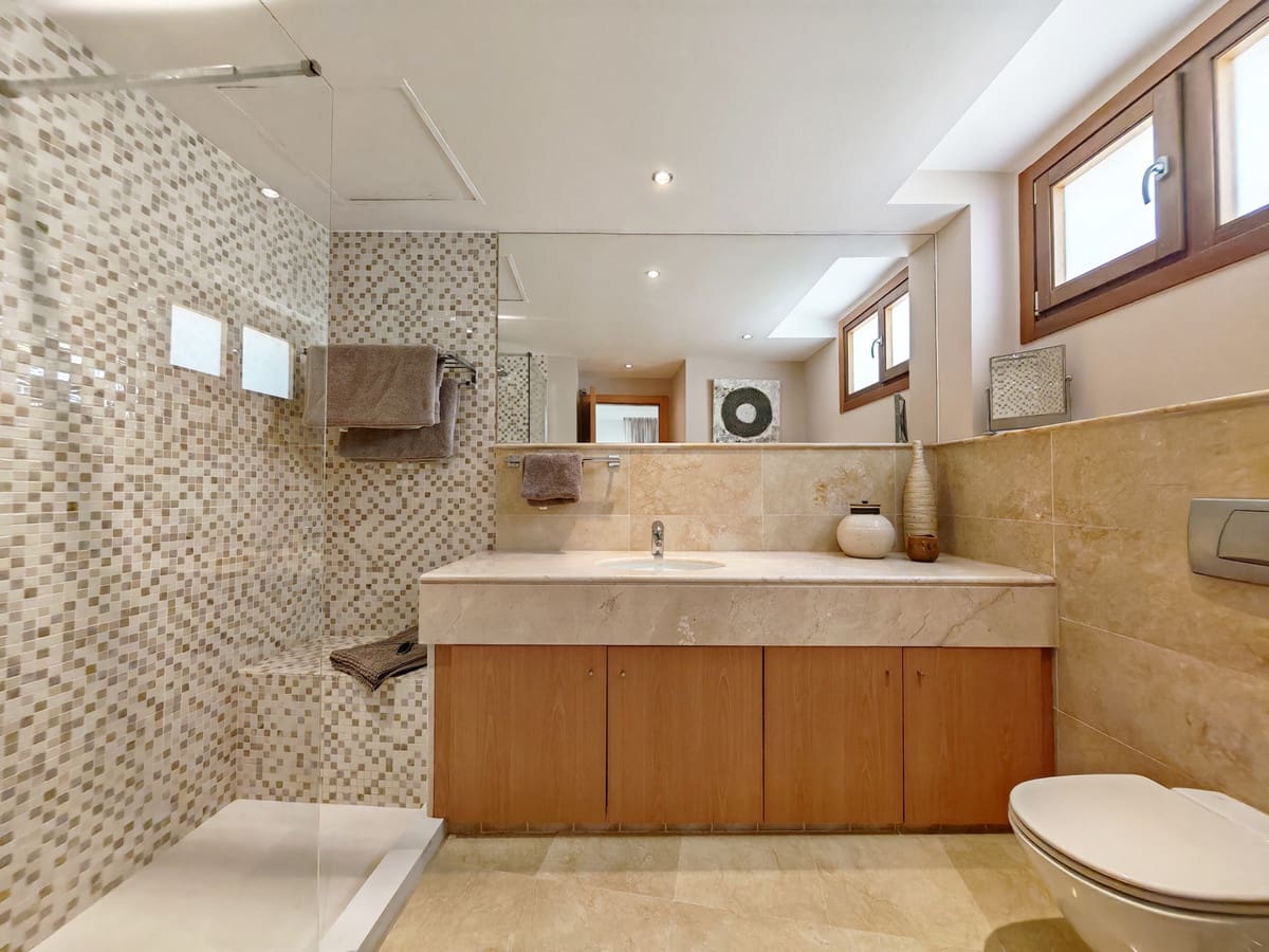 3 slaapkamer Appartement te koop in Los Monteros met zwembad garage - € 515.000 (Ref: 10004183)