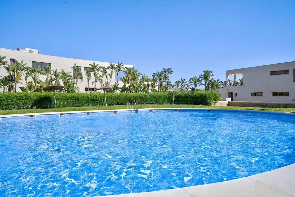 3 slaapkamer Appartement te koop in Los Monteros met zwembad garage - € 515.000 (Ref: 10004183)