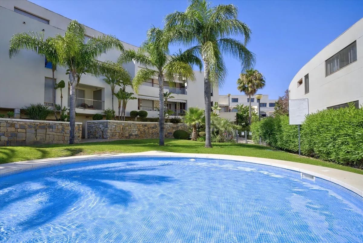 3 slaapkamer Appartement te koop in Los Monteros met zwembad garage - € 515.000 (Ref: 10004183)