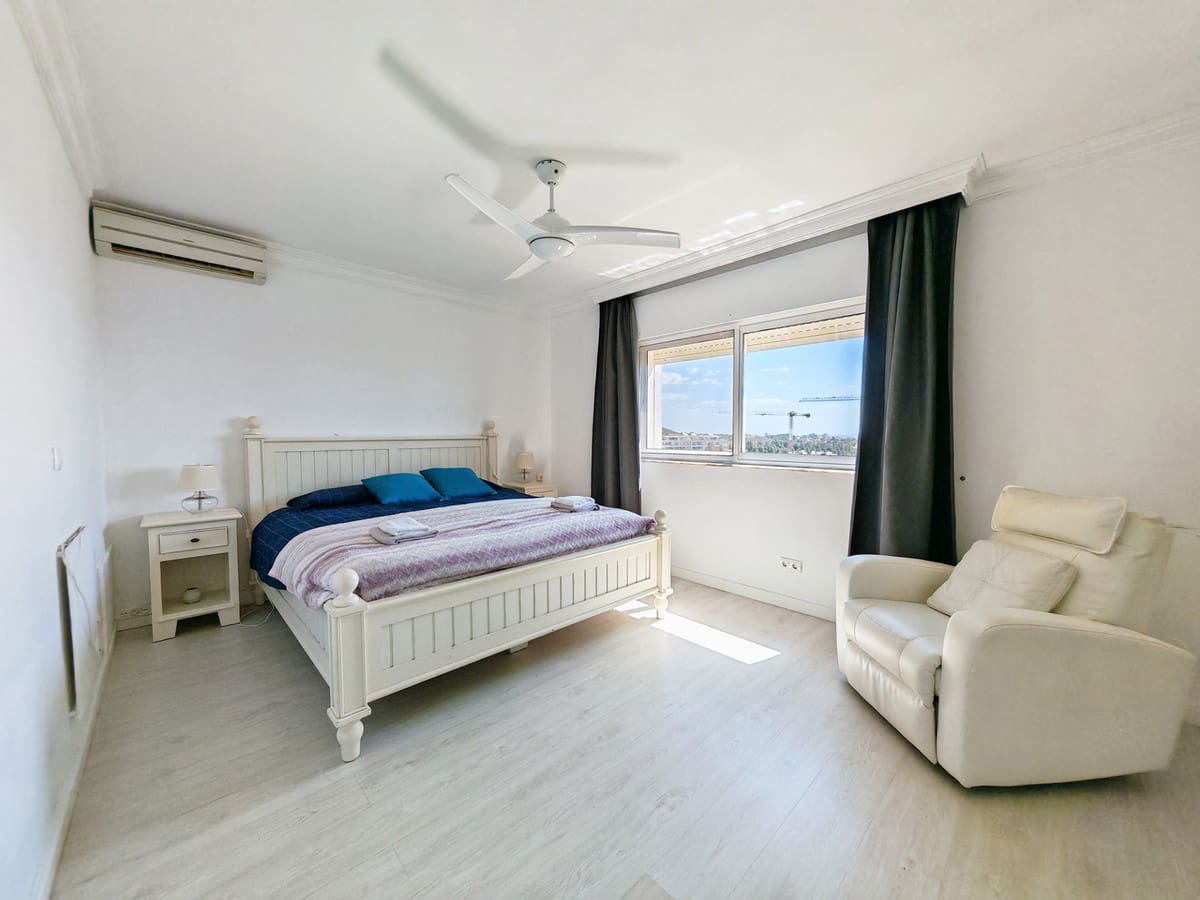 4 quarto Moradia para venda em El Chaparral com piscina garagem - 996 000 € (Ref: 10017528)