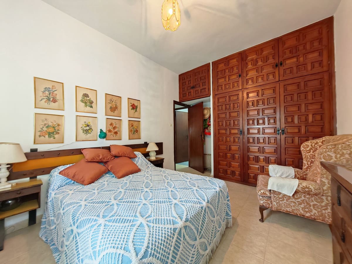 3 soverom Villa til salgs i Mijas Costa med svømmebasseng garasje - € 995 000 (Ref: 10022491)