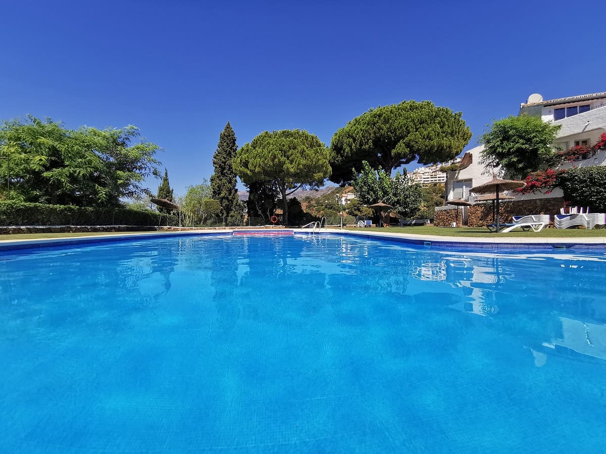 4 chambre Maison de Ville à vendre à Los Monteros avec piscine - 620 000 € (Ref: 10025638)