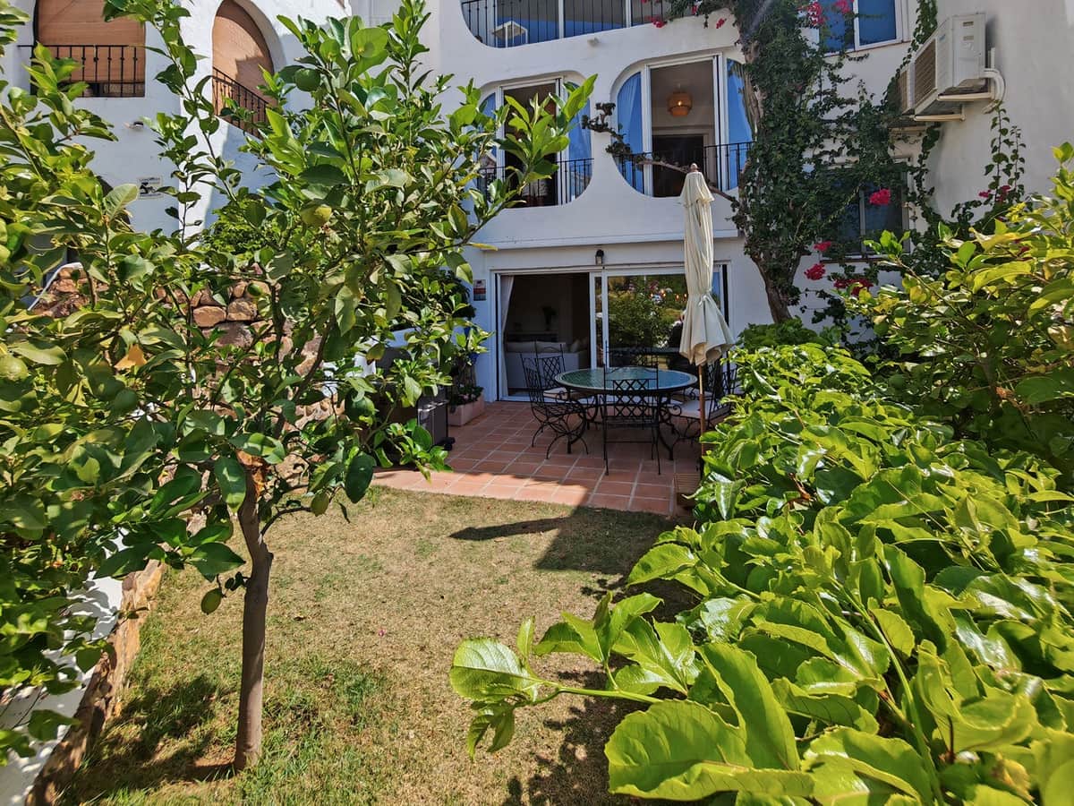 4 chambre Maison de Ville à vendre à Los Monteros avec piscine - 620 000 € (Ref: 10025638)