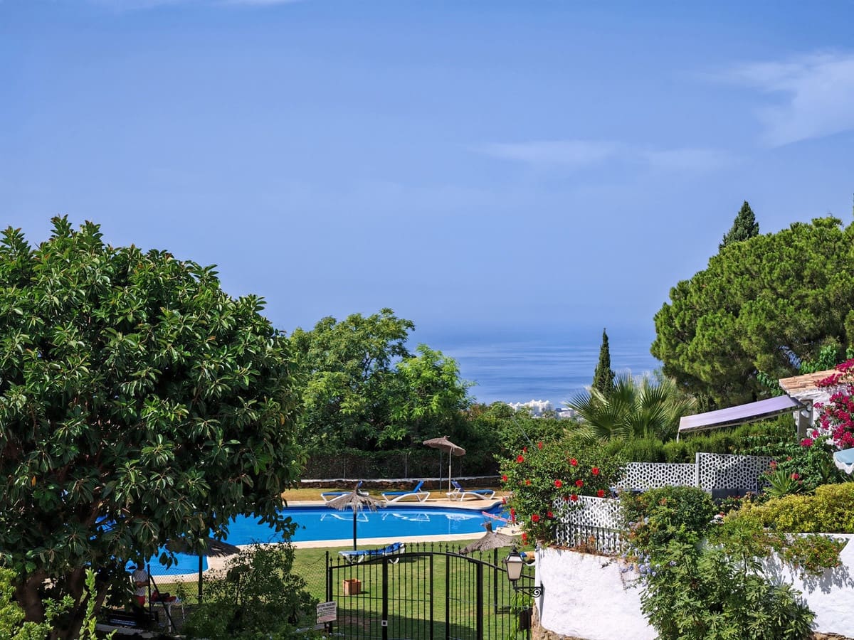 4 chambre Maison de Ville à vendre à Los Monteros avec piscine - 620 000 € (Ref: 10025638)