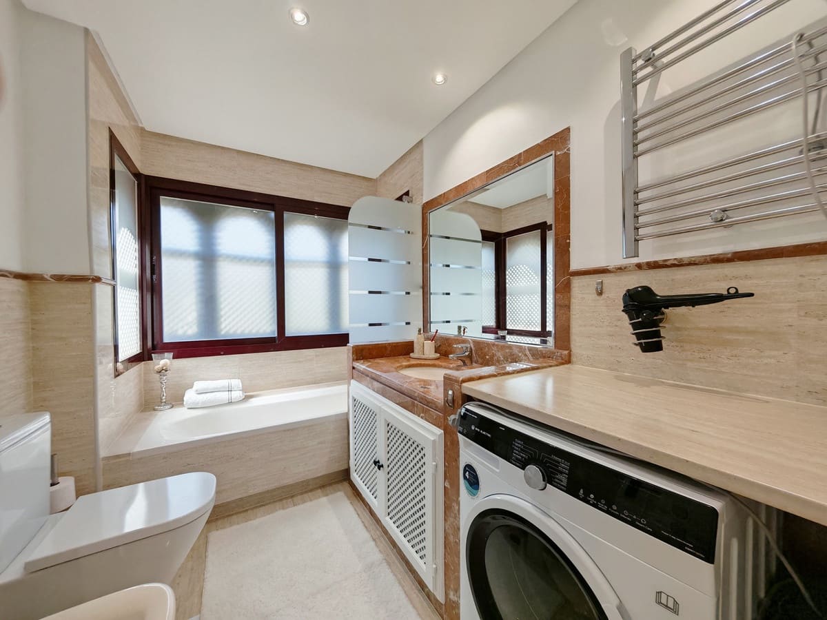 3 bedroom Apartment for sale in La Mairena with pool garage - € 568,000 (Ref: 10025639)