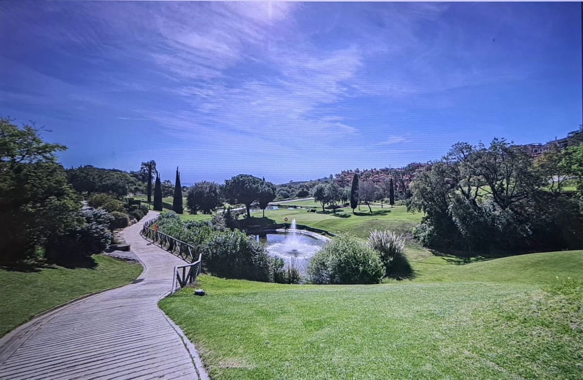 3 bedroom Apartment for sale in La Mairena with pool garage - € 568,000 (Ref: 10025639)