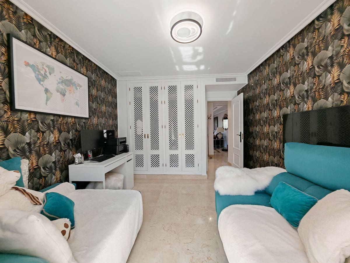 3 bedroom Apartment for sale in La Mairena with pool garage - € 568,000 (Ref: 10025639)