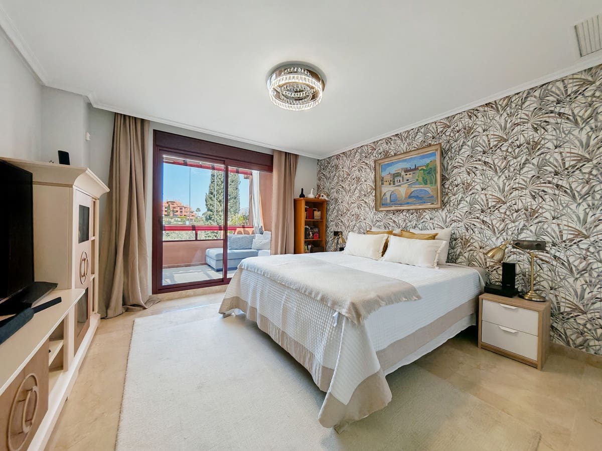 3 bedroom Apartment for sale in La Mairena with pool garage - € 568,000 (Ref: 10025639)