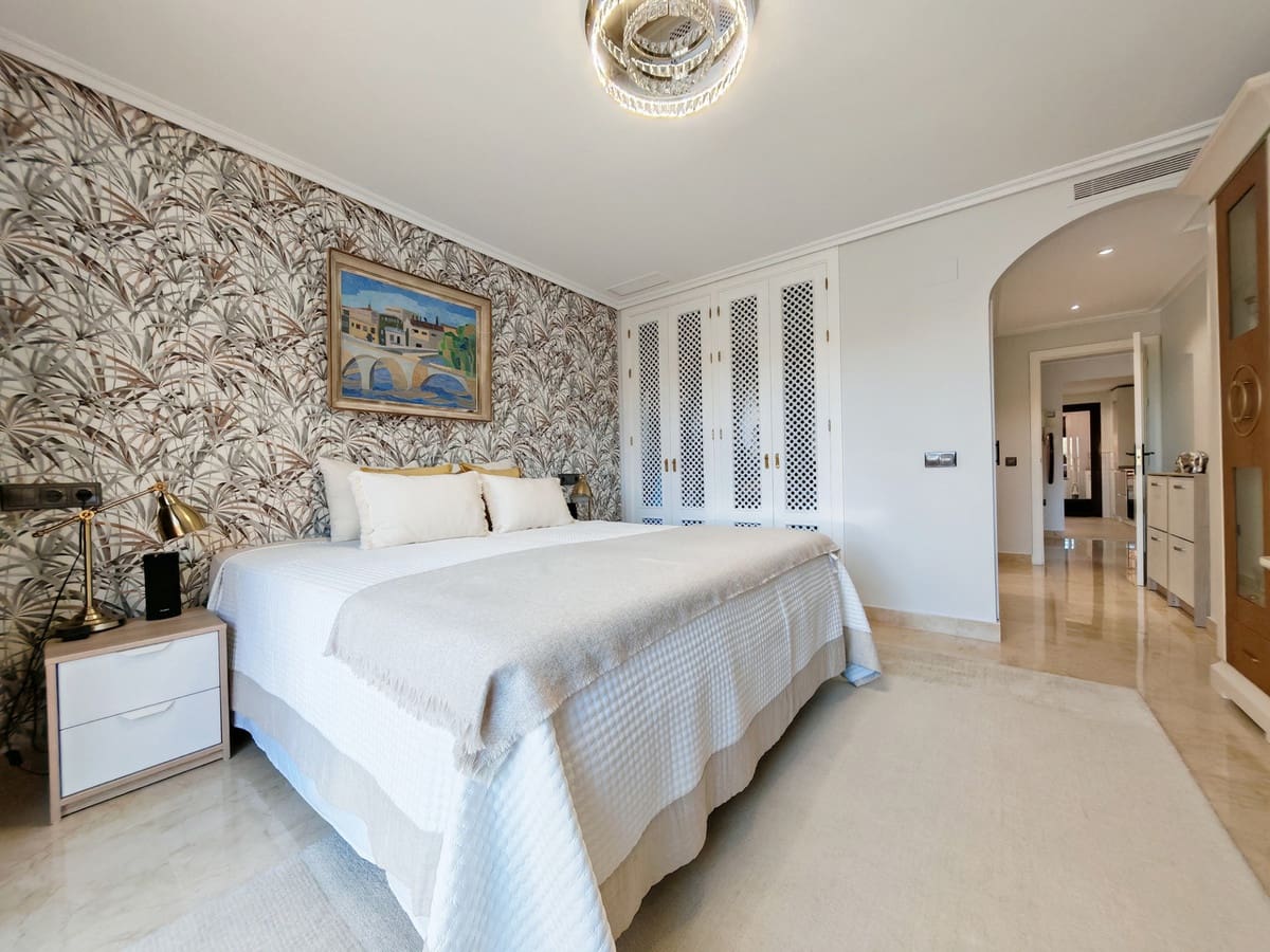 3 bedroom Apartment for sale in La Mairena with pool garage - € 568,000 (Ref: 10025639)