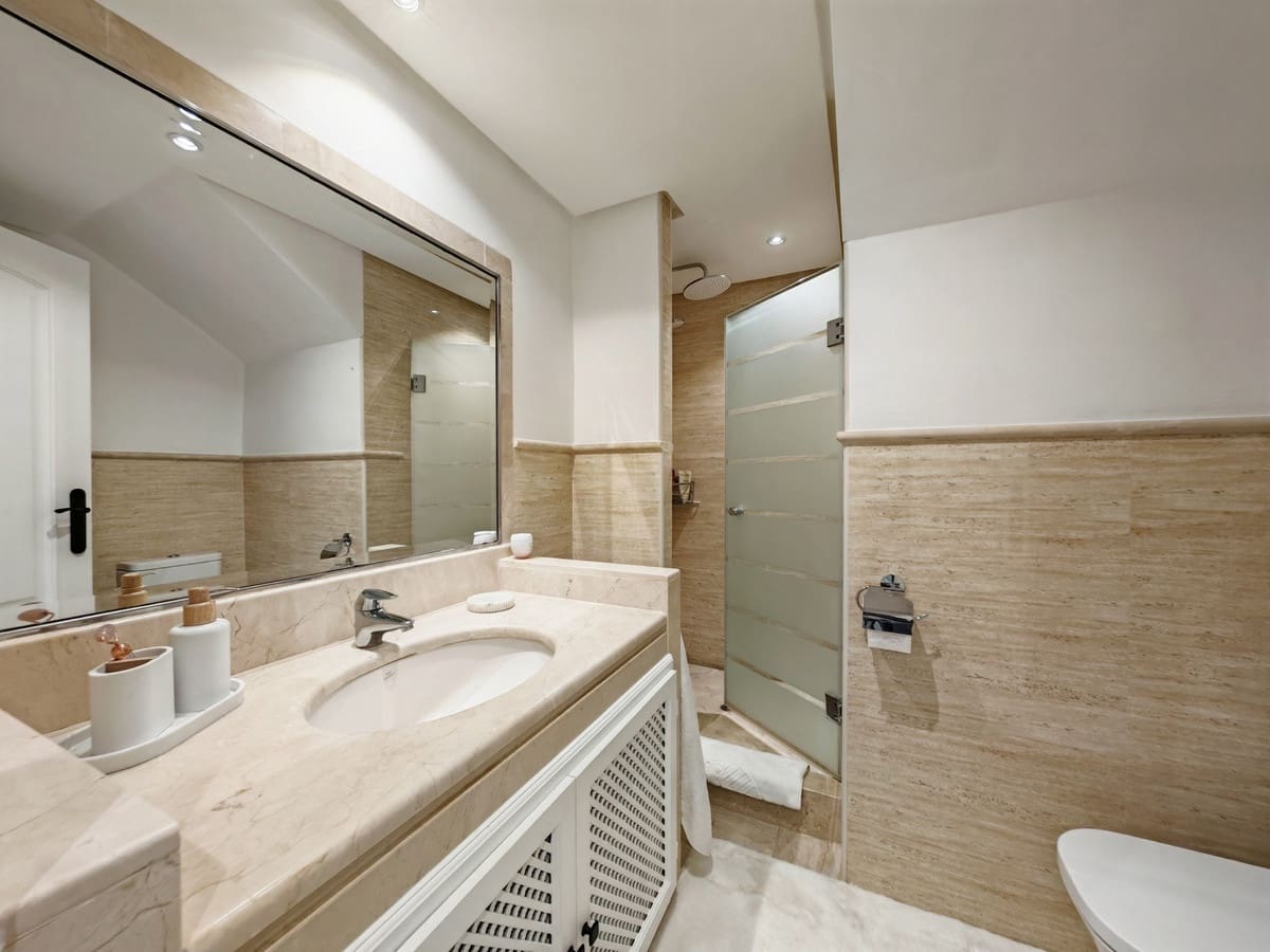 3 bedroom Apartment for sale in La Mairena with pool garage - € 568,000 (Ref: 10025639)