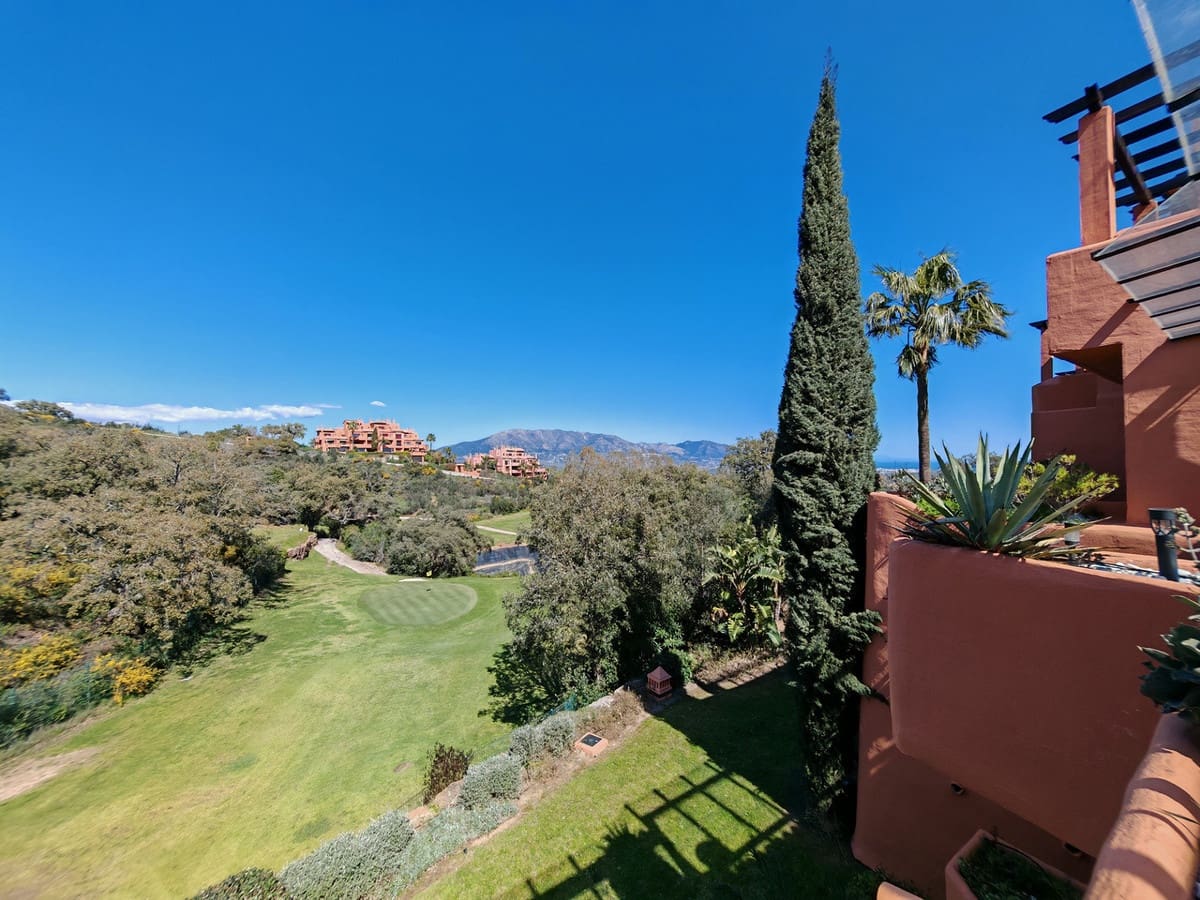 3 bedroom Apartment for sale in La Mairena with pool garage - € 568,000 (Ref: 10025639)