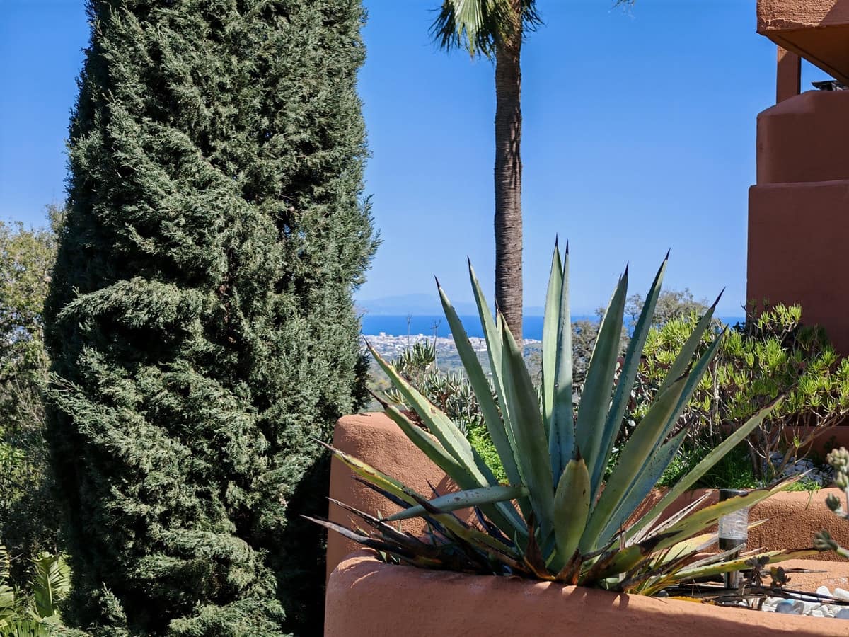 3 bedroom Apartment for sale in La Mairena with pool garage - € 568,000 (Ref: 10025639)