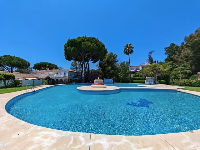 2 sypialnia Dom na sprzedaż w Elviria, Marbella z basenem - 315 000 € (Ref: 10026173)