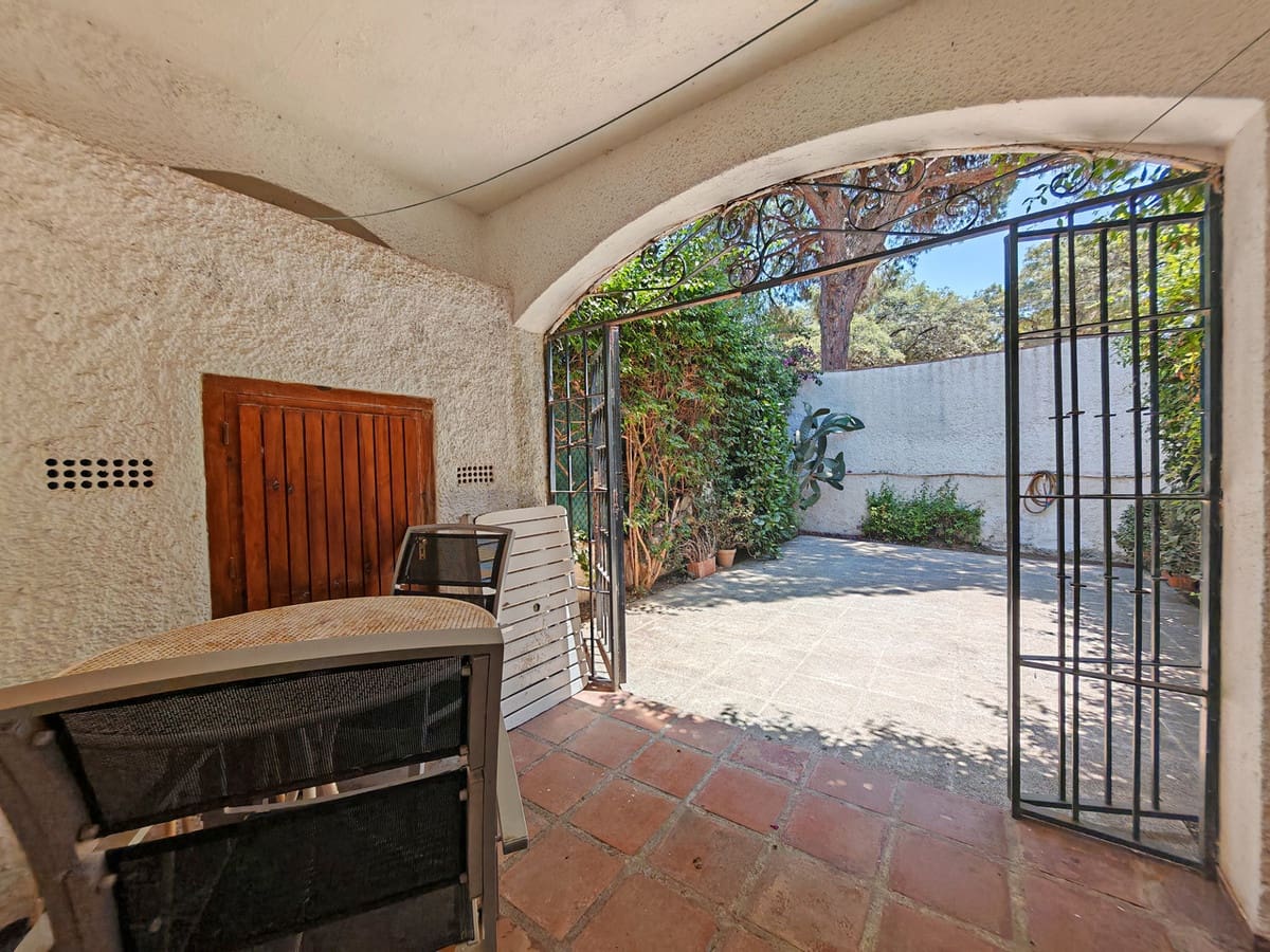 2 sypialnia Dom na sprzedaż w Elviria z basenem - 315 000 € (Ref: 10026173)