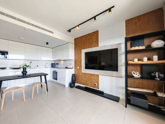 2 makuuhuone Huoneisto myytävänä paikassa La Cala de Mijas, Mijas mukana uima-altaan - 525 000 € (Ref: 10030564)