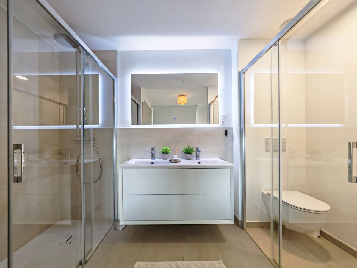 2 bedroom Apartment for sale in Fuengirola with pool garage - € 748,000 (Ref: 10043029)