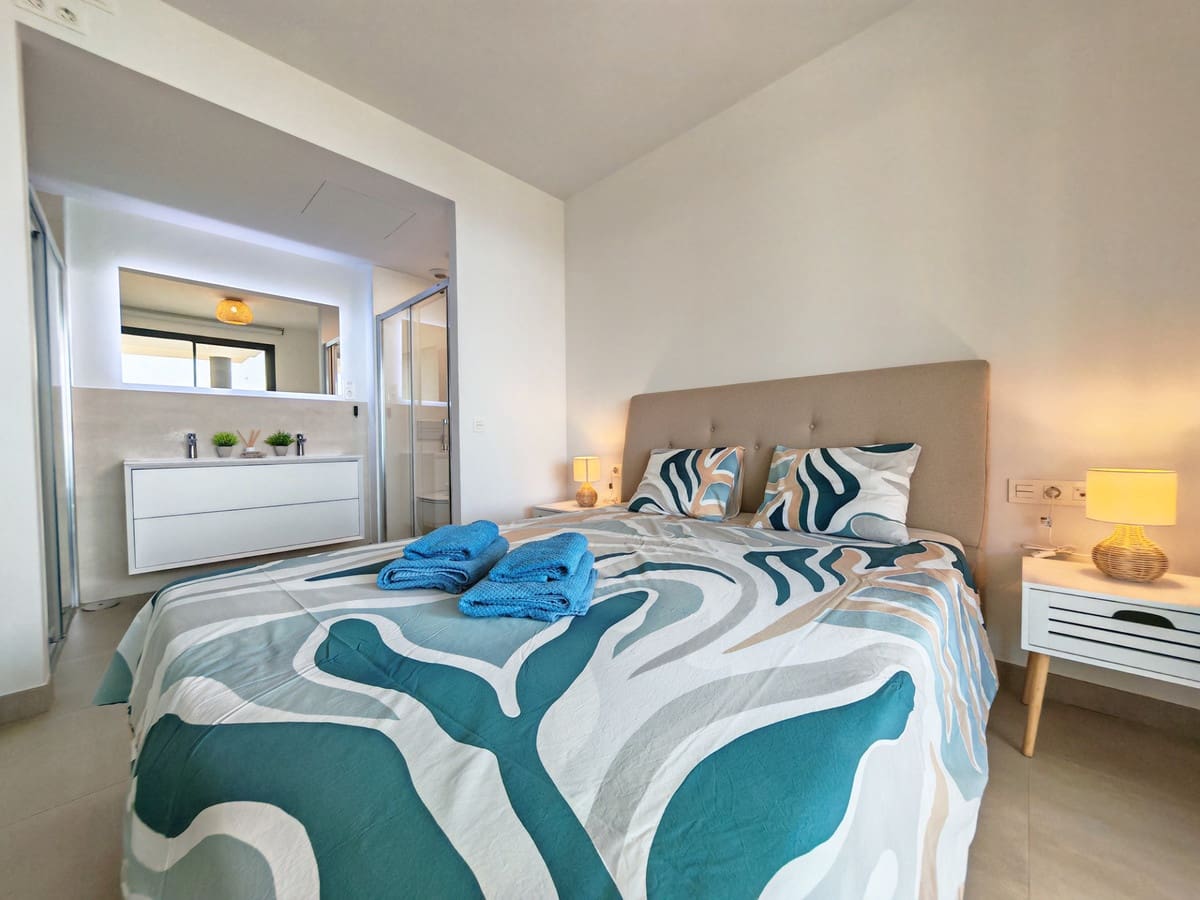 2 bedroom Apartment for sale in Fuengirola with pool garage - € 748,000 (Ref: 10043029)