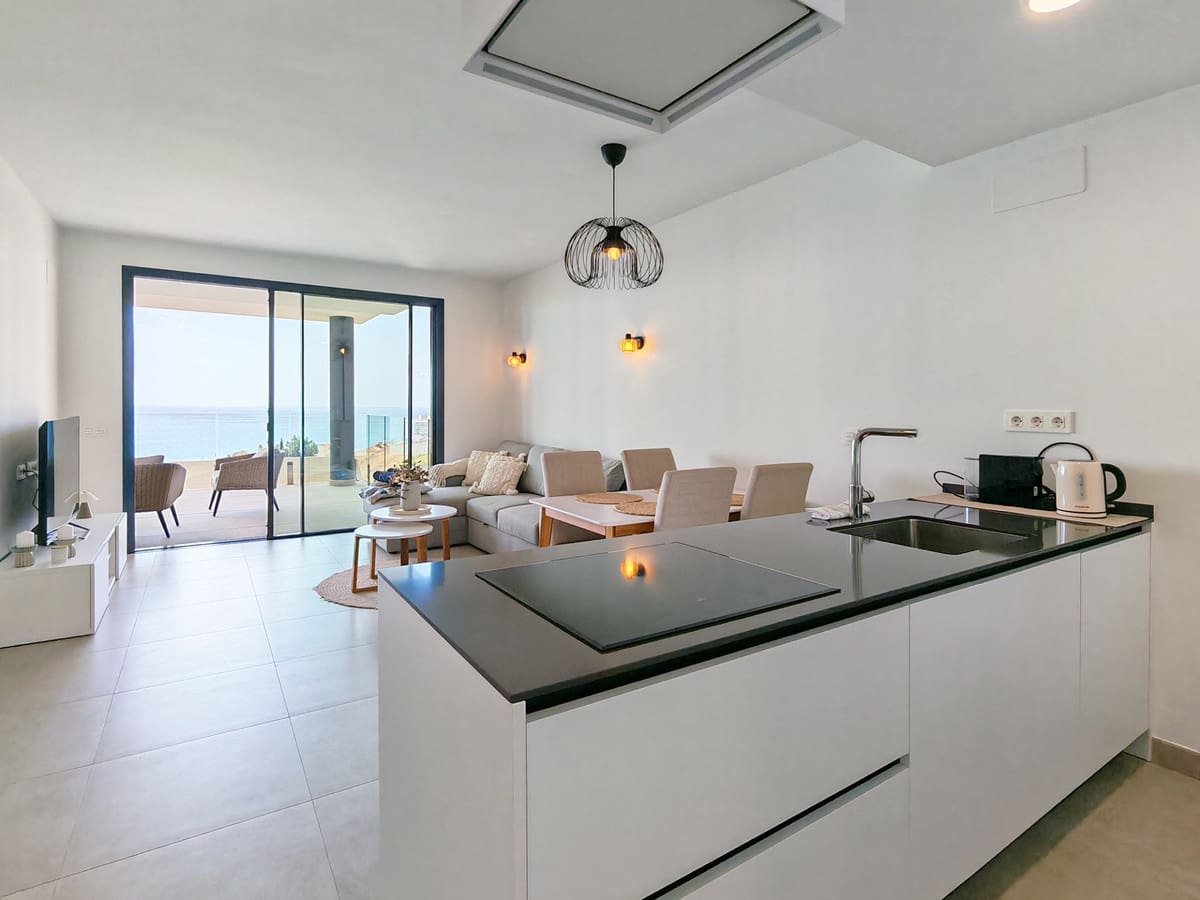 2 bedroom Apartment for sale in Fuengirola with pool garage - € 748,000 (Ref: 10043029)