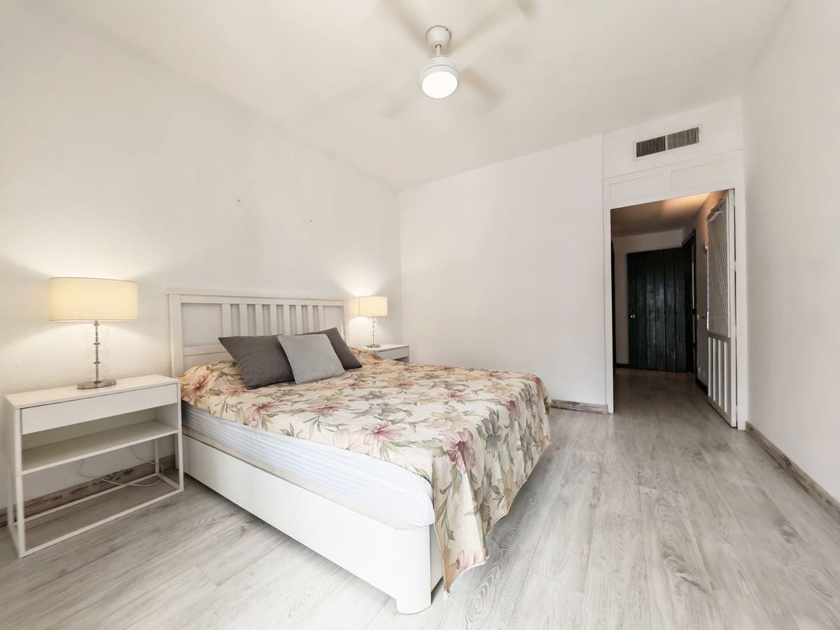1 sovrum Lägenhet till salu i Puerto Banus - 656 000 € (Ref: 10047331)