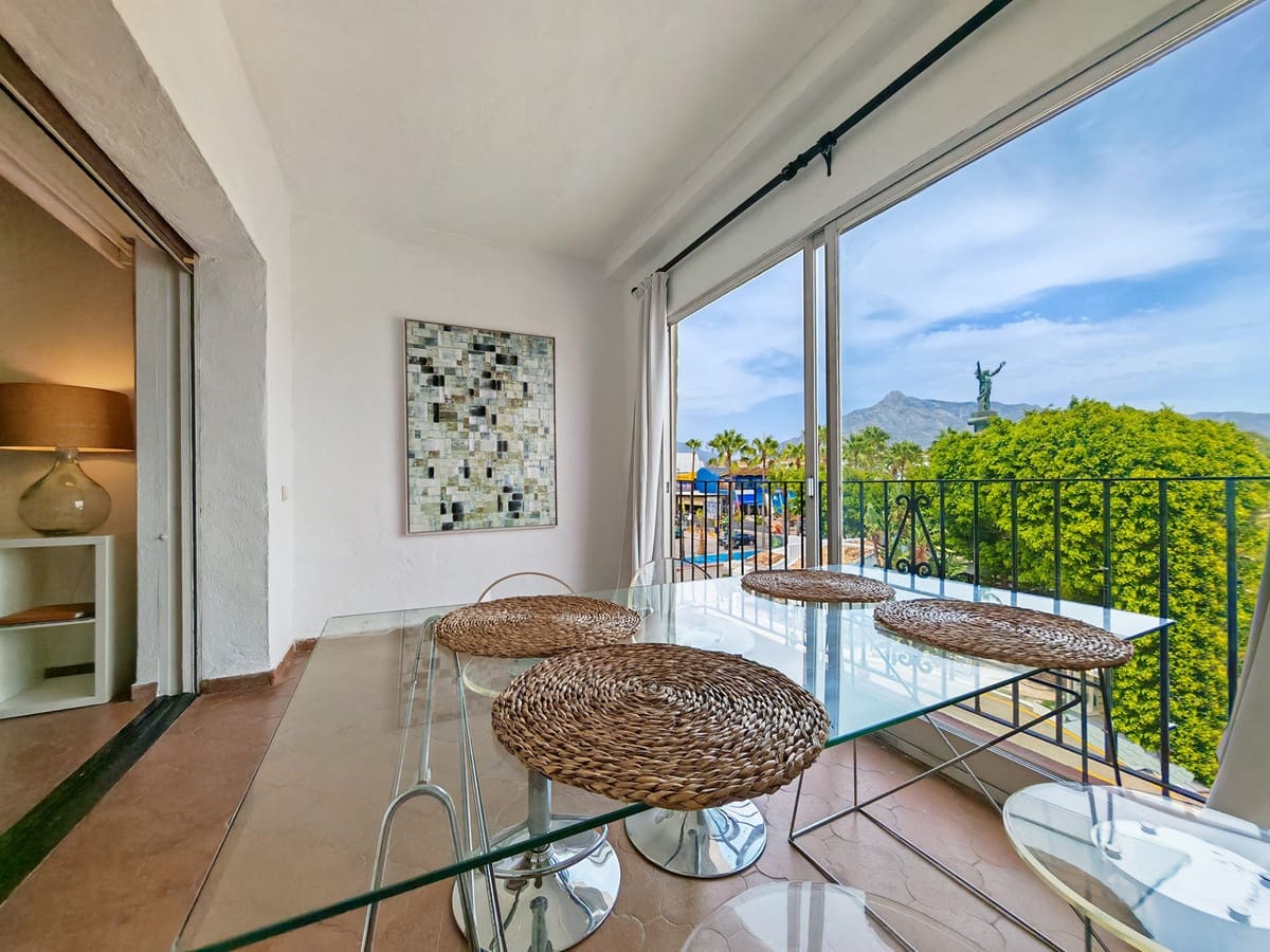 1 sovrum Lägenhet till salu i Puerto Banus - 656 000 € (Ref: 10047331)