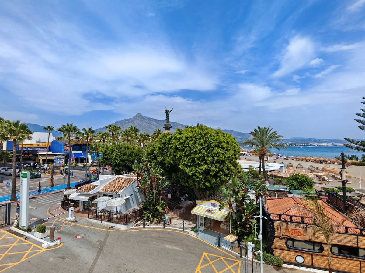 1 sovrum Lägenhet till salu i Puerto Banus - 656 000 € (Ref: 10047331)