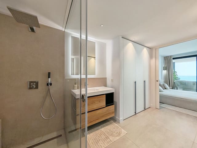 2 soveværelse Lejlighed til salg i Fuengirola med swimmingpool garage - € 994.000 (Ref: 10050309)