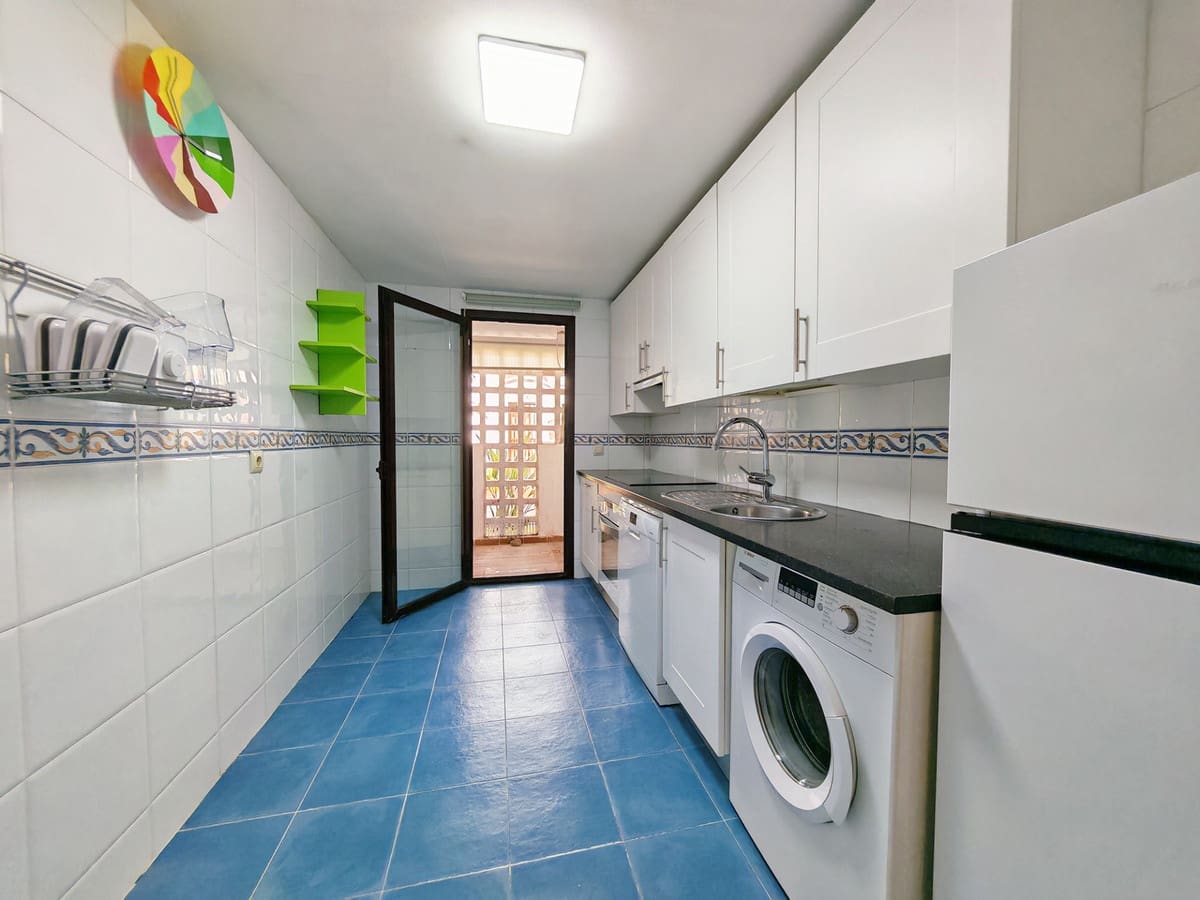 Apartamento de 2 habitaciones en Nueva Andalucia en venta con piscina garaje - 475.000 € (Ref: 10055291)