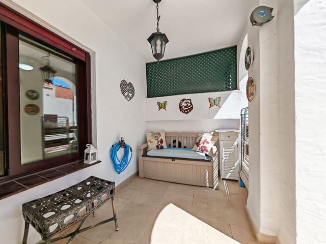 2 bedroom Apartment for sale in Nueva Andalucia, Marbella with pool garage - € 475,000 (Ref: 10055291)