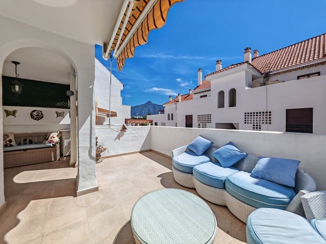 2 bedroom Apartment for sale in Nueva Andalucia, Marbella with pool garage - € 475,000 (Ref: 10055291)