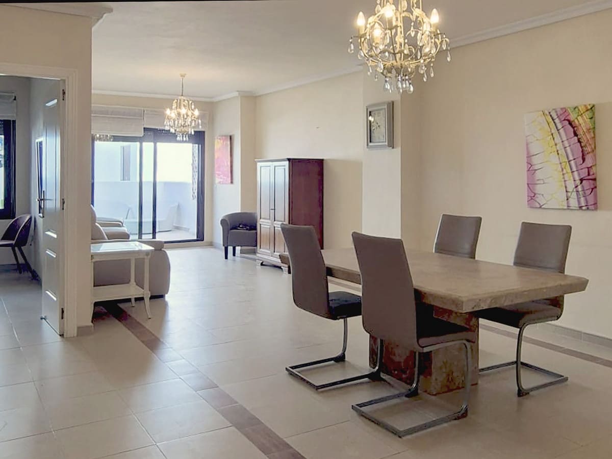 Apartamento de 2 habitaciones en Nueva Andalucia en venta con piscina garaje - 475.000 € (Ref: 10055291)