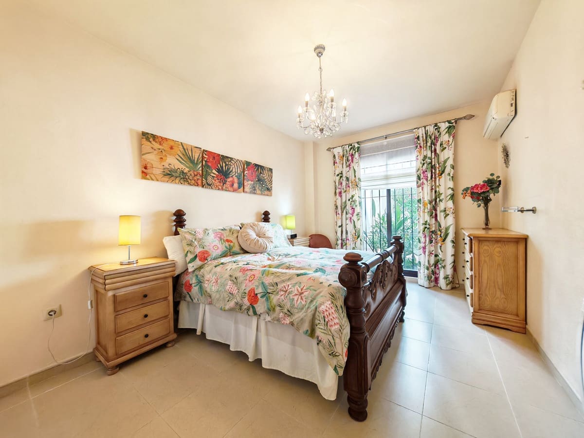 Apartamento de 2 habitaciones en Nueva Andalucia en venta con piscina garaje - 475.000 € (Ref: 10055291)