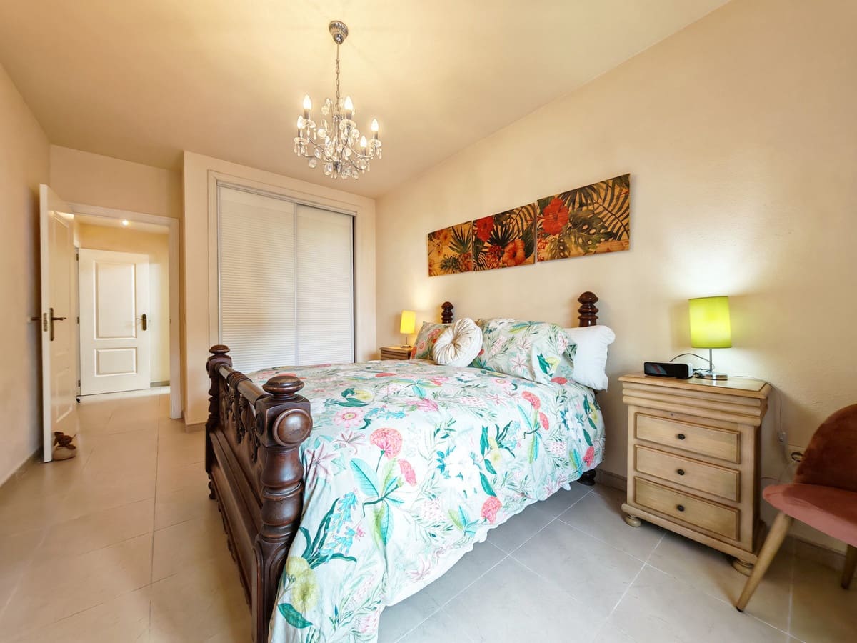 Apartamento de 2 habitaciones en Nueva Andalucia en venta con piscina garaje - 475.000 € (Ref: 10055291)